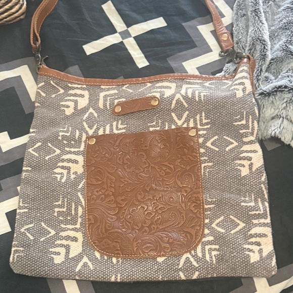 Myra Bag Handbags - Myra Bag Tan and Cream Crossbody